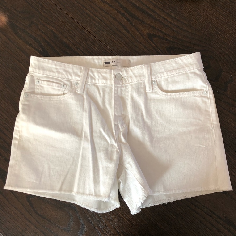 LEVI’S Icon Series White Denim Short